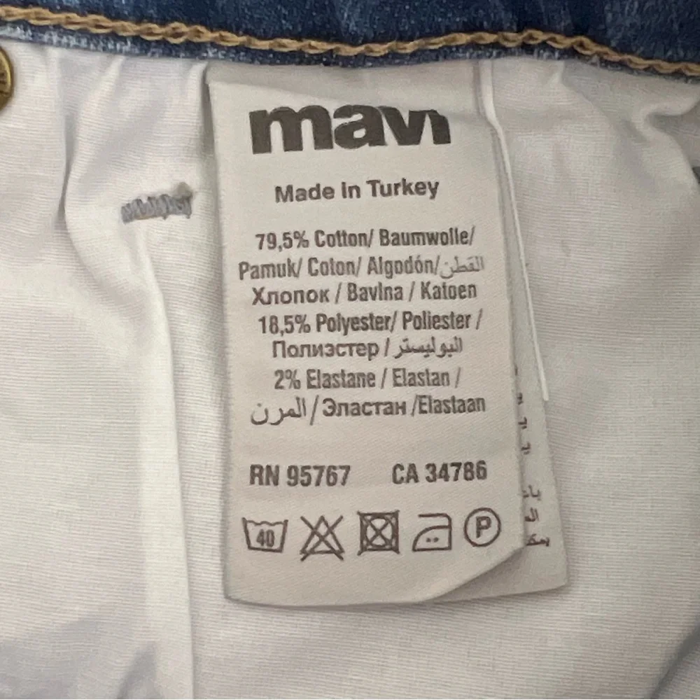 Mavi Jeans Raw Hem Denim Shorts Size 26